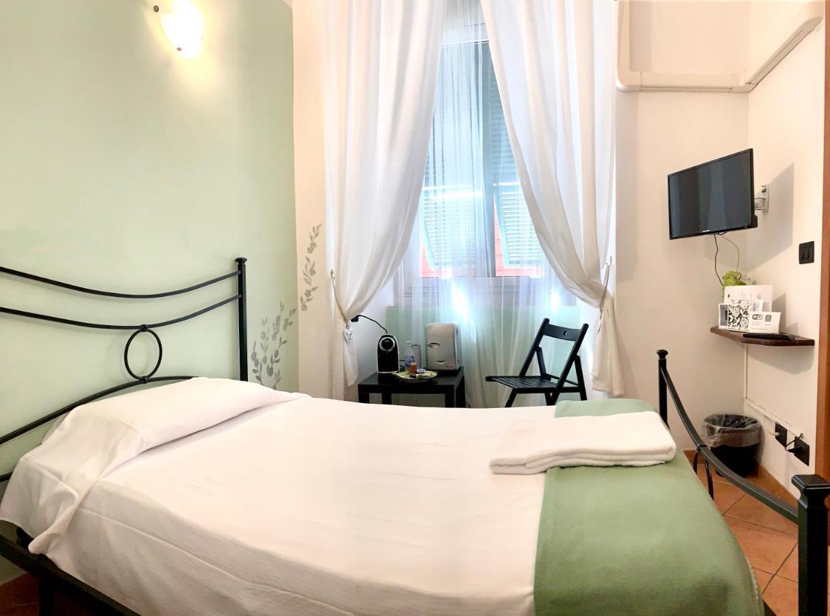 Affittacamere Virginia'S Rooms Cenova Dış mekan fotoğraf