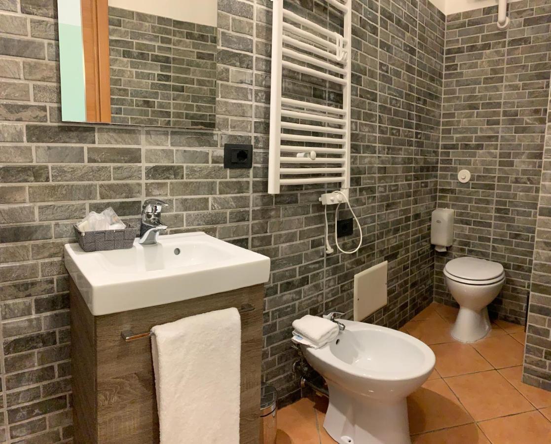 Affittacamere Virginia'S Rooms Cenova Dış mekan fotoğraf
