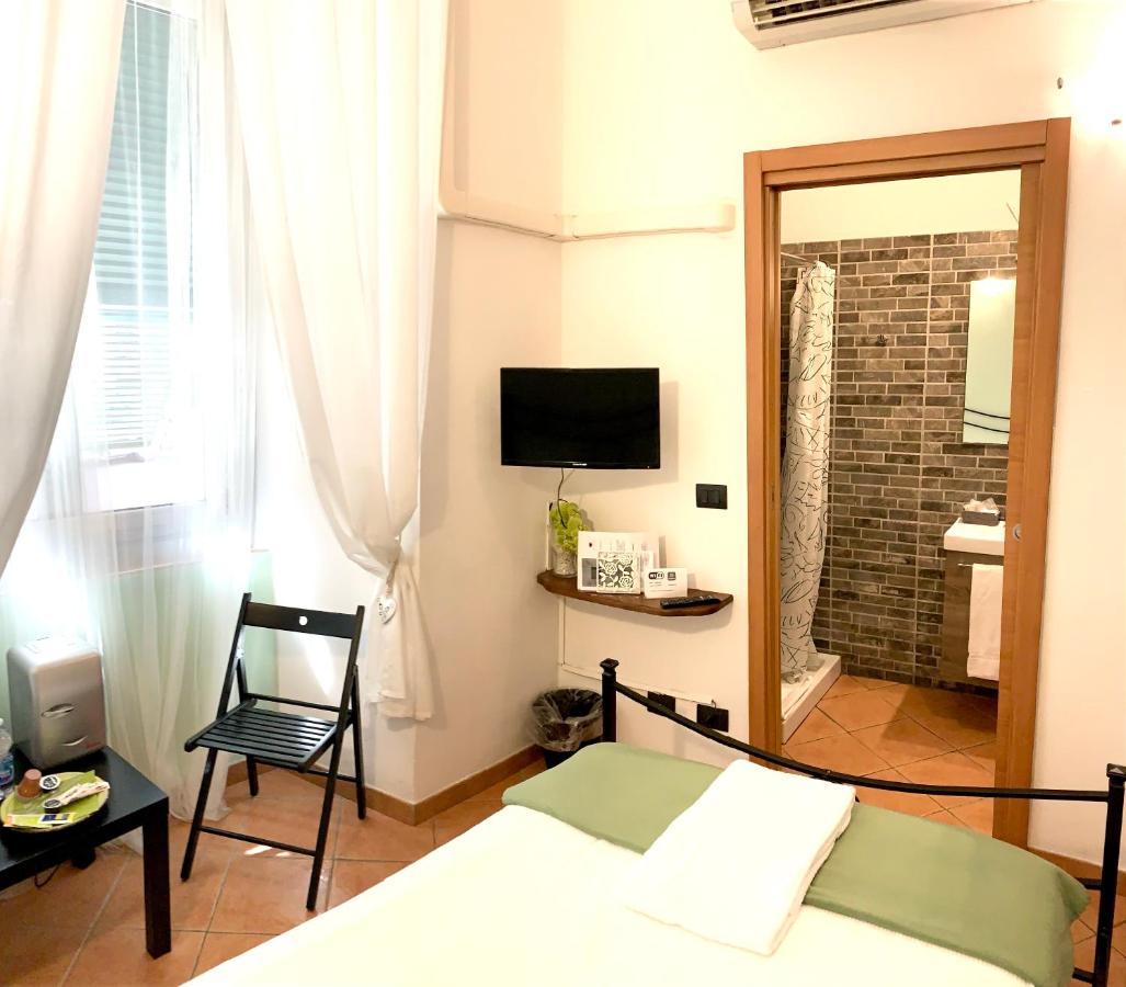 Affittacamere Virginia'S Rooms Cenova Dış mekan fotoğraf