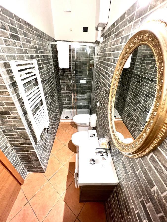 Affittacamere Virginia'S Rooms Cenova Dış mekan fotoğraf