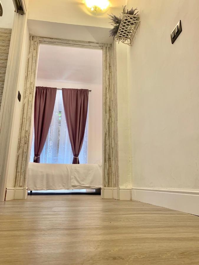 Affittacamere Virginia'S Rooms Cenova Dış mekan fotoğraf